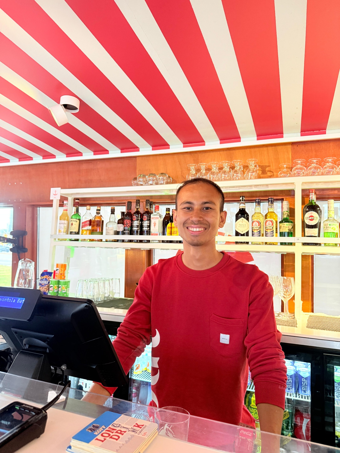 Ujjwal at Båt Bar counter